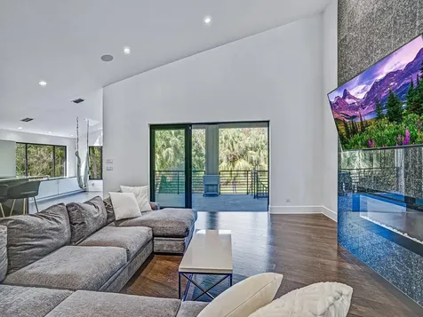 1609 Hampton Court Safety Harbor FL 34695