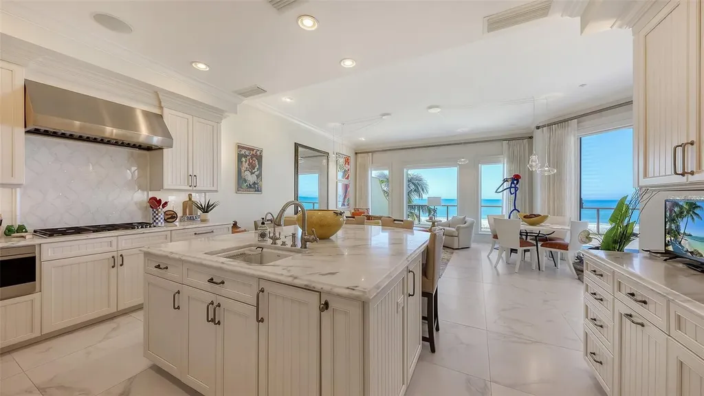 4995 Gulf Of Mexico Drive Longboat Key FL 34228