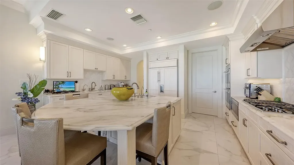 4995 Gulf Of Mexico Drive Longboat Key FL 34228