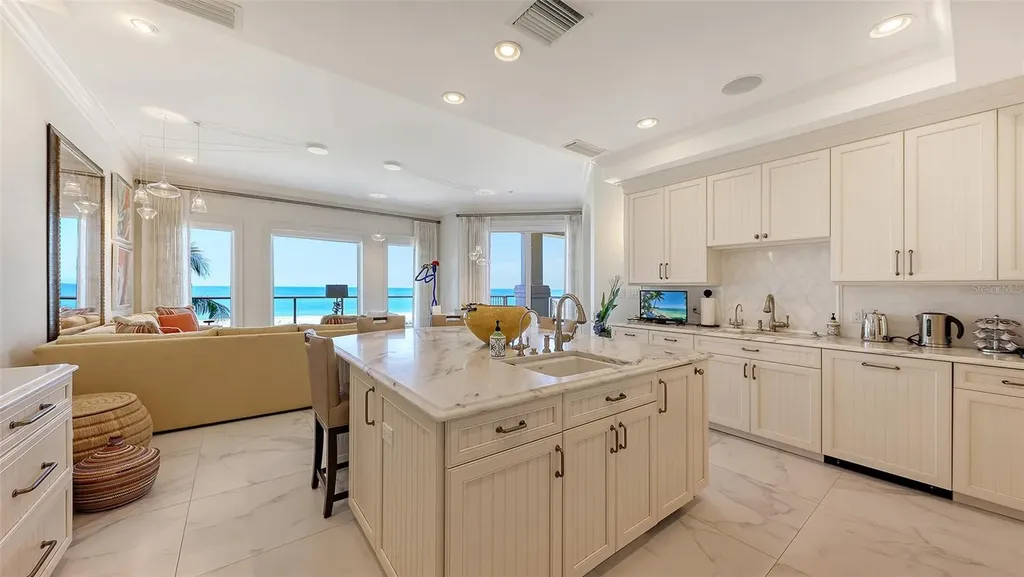 4995 Gulf Of Mexico Drive Longboat Key FL 34228