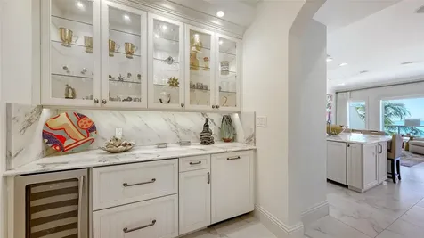 4995 Gulf Of Mexico Drive Longboat Key FL 34228