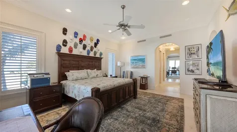 4995 Gulf Of Mexico Drive Longboat Key FL 34228