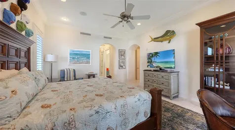 4995 Gulf Of Mexico Drive Longboat Key FL 34228