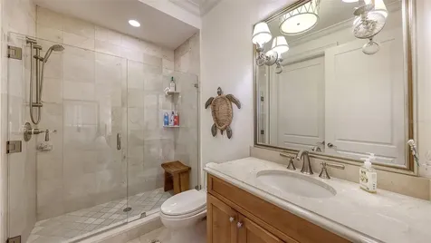 4995 Gulf Of Mexico Drive Longboat Key FL 34228