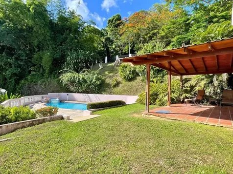 D 17 Sunset Hills Guaynabo PR 00970