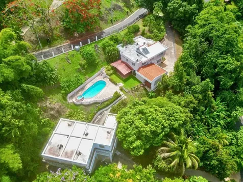 D 17 Sunset Hills Guaynabo PR 00970