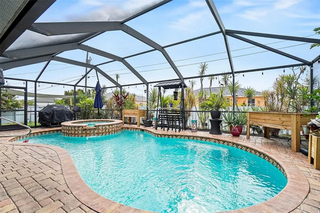 306 NE 29th Terrace Cape Coral FL 33909