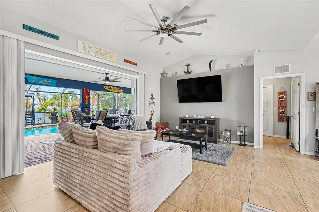 306 NE 29th Terrace Cape Coral FL 33909