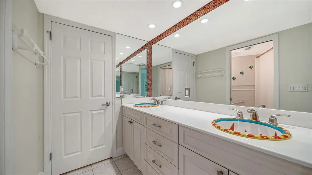 4835 Gulf Of Mexico Drive Longboat Key FL 34228