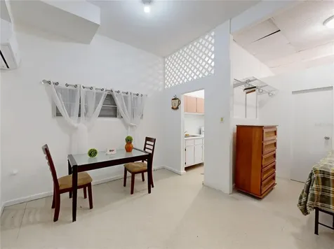 8 Calle Betances Manati PR 00674