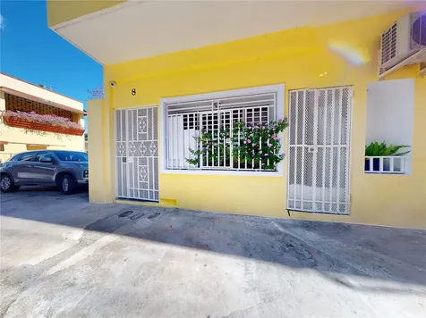8 Calle Betances Manati PR 00674