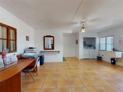 8 Calle Betances Manati PR 00674