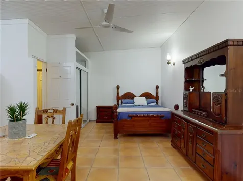 8 Calle Betances Manati PR 00674