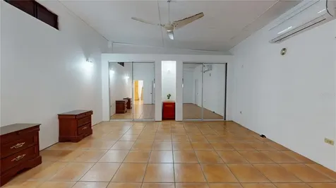 8 Calle Betances Manati PR 00674