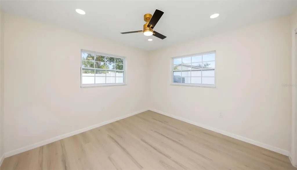 11419 47th Avenue N St Petersburg FL 33708