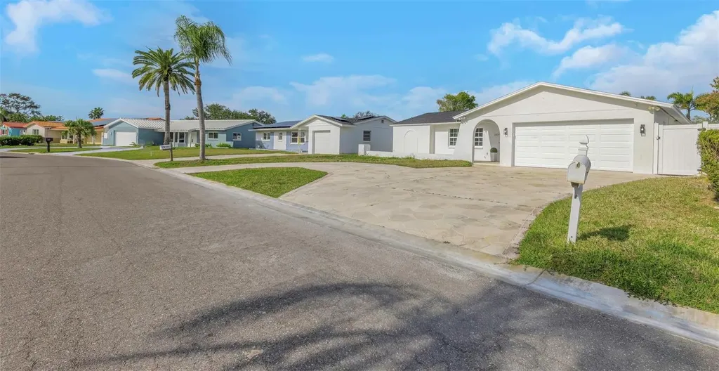 11419 47th Avenue N St Petersburg FL 33708