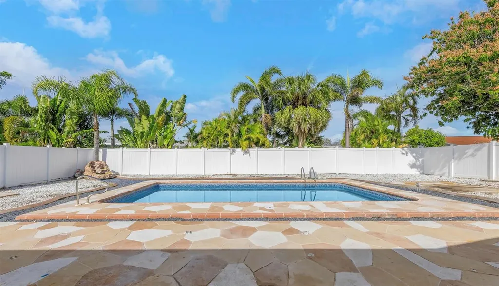 11419 47th Avenue N St Petersburg FL 33708