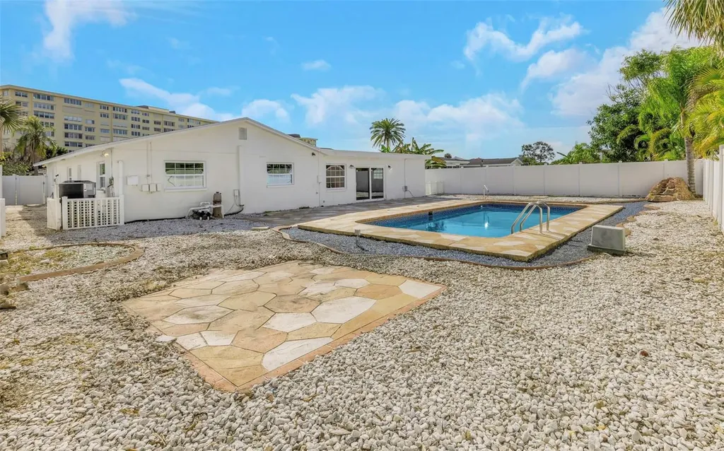 11419 47th Avenue N St Petersburg FL 33708