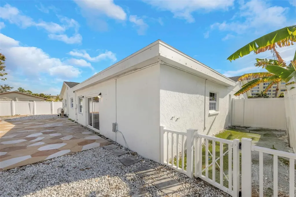 11419 47th Avenue N St Petersburg FL 33708