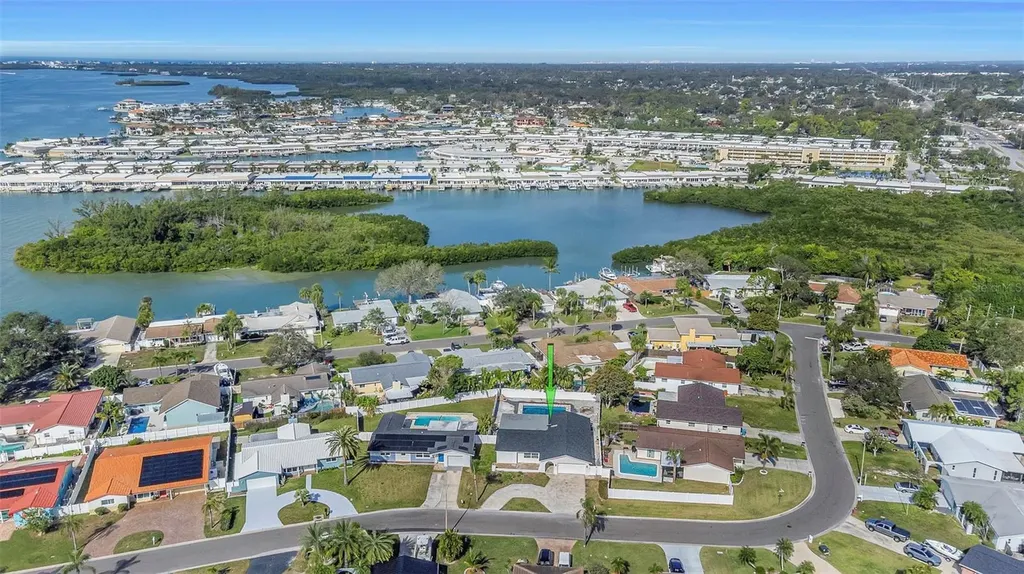 11419 47th Avenue N St Petersburg FL 33708