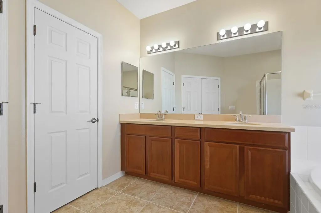 624 Marion Hill Lane Ruskin FL 33570