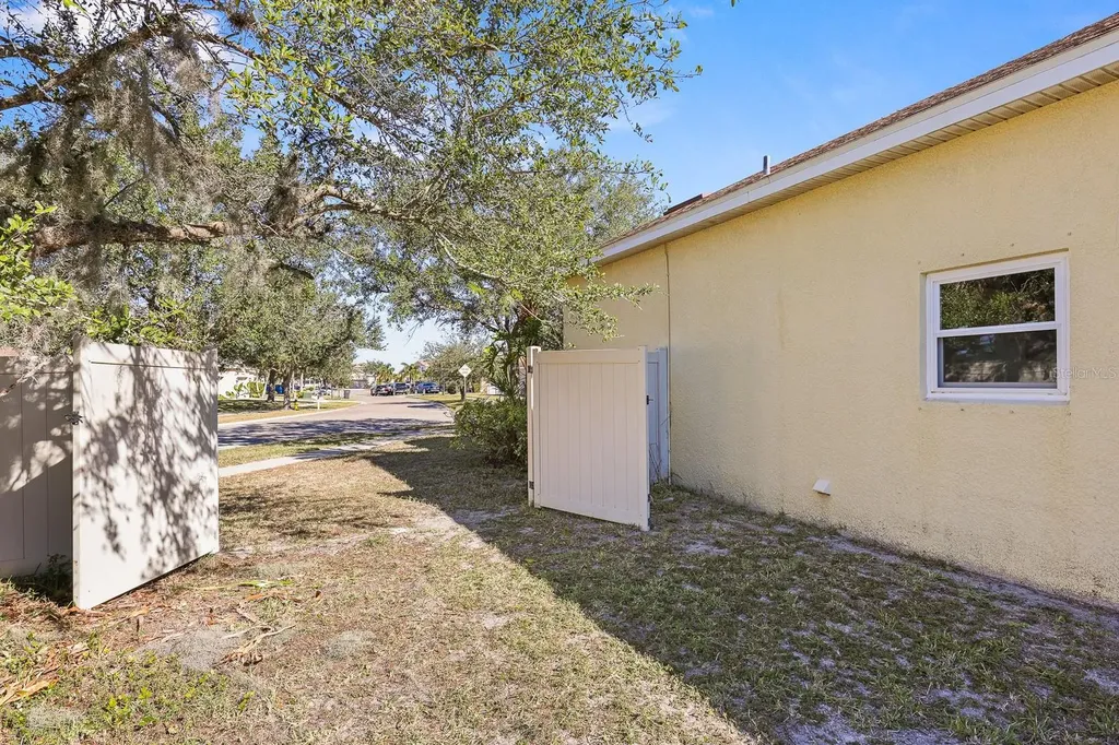 624 Marion Hill Lane Ruskin FL 33570