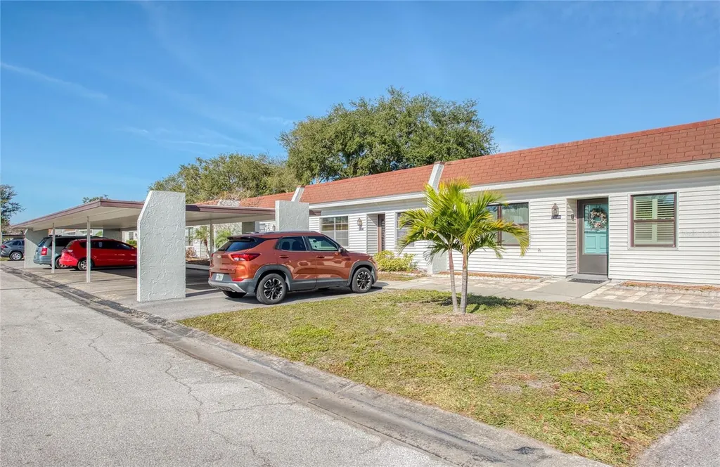 13811 Mission Oaks Boulevard Seminole FL 33776