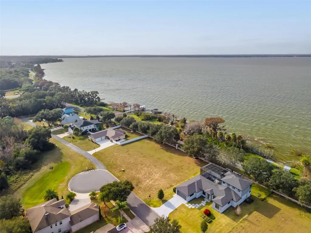 3225 Landing View Tavares FL 32778