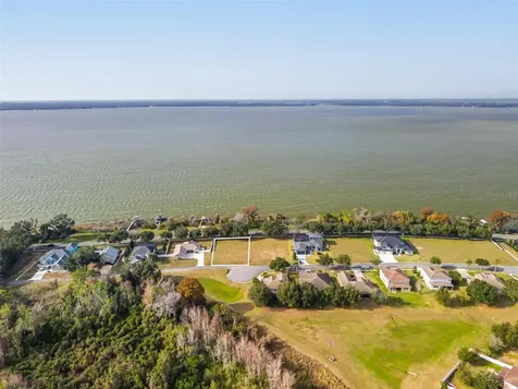 3225 Landing View Tavares FL 32778