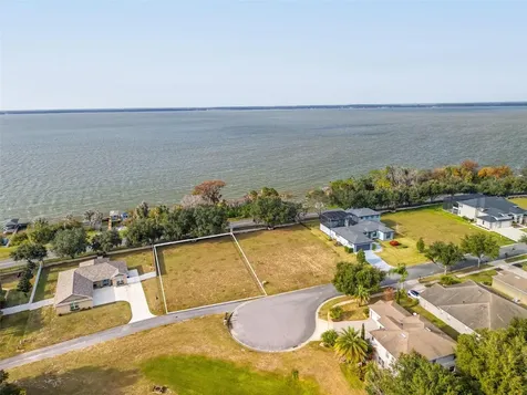 3225 Landing View Tavares FL 32778