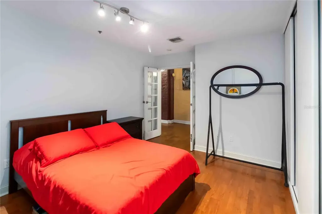62 W Colonial Drive Orlando FL 32801