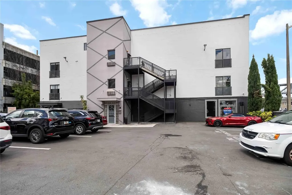 62 W Colonial Drive Orlando FL 32801