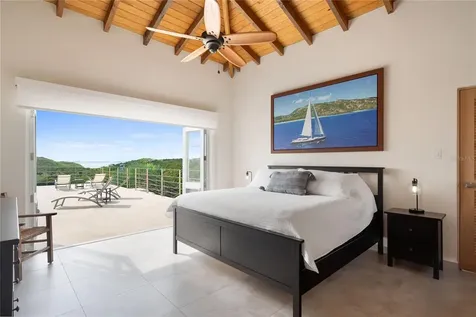 11 Barrio Frailes Culebra PR 00775