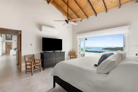 11 Barrio Frailes Culebra PR 00775