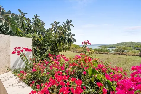 11 Barrio Frailes Culebra PR 00775