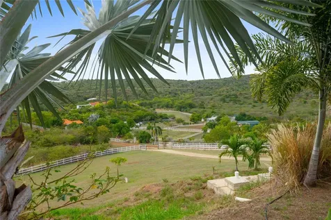 11 Barrio Frailes Culebra PR 00775