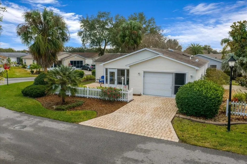 2584 Acosta Court The Villages FL 32162