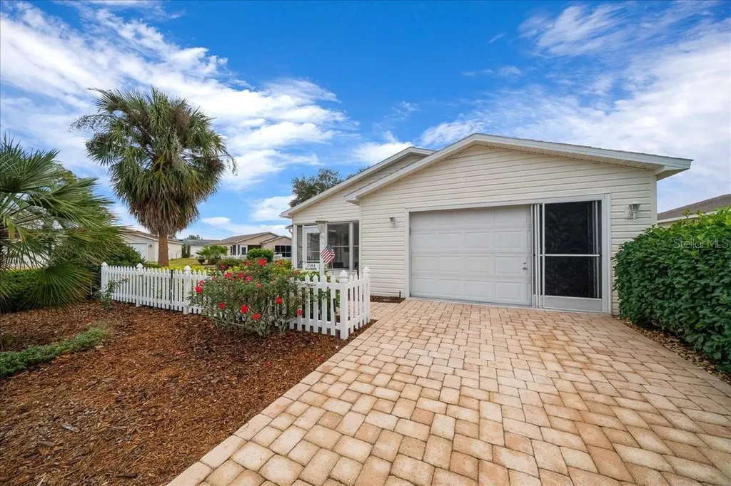 2584 Acosta Court The Villages FL 32162