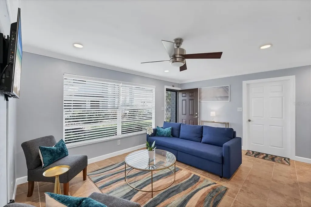 527 Sutton Place Longboat Key FL 34228