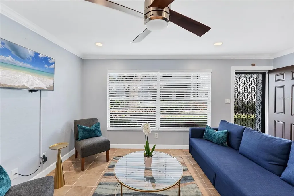 527 Sutton Place Longboat Key FL 34228