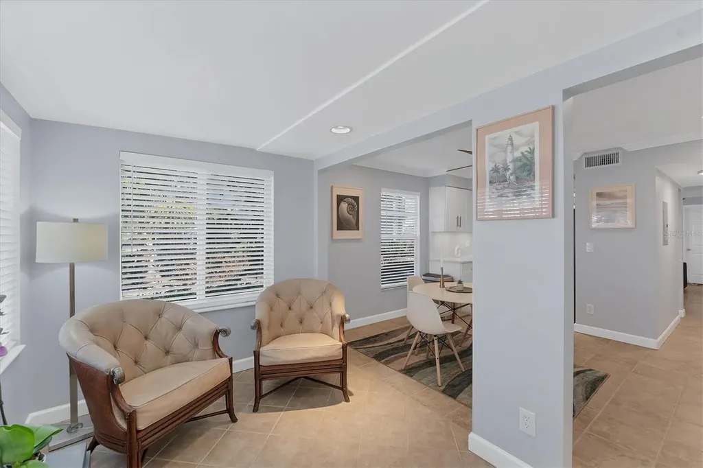 527 Sutton Place Longboat Key FL 34228