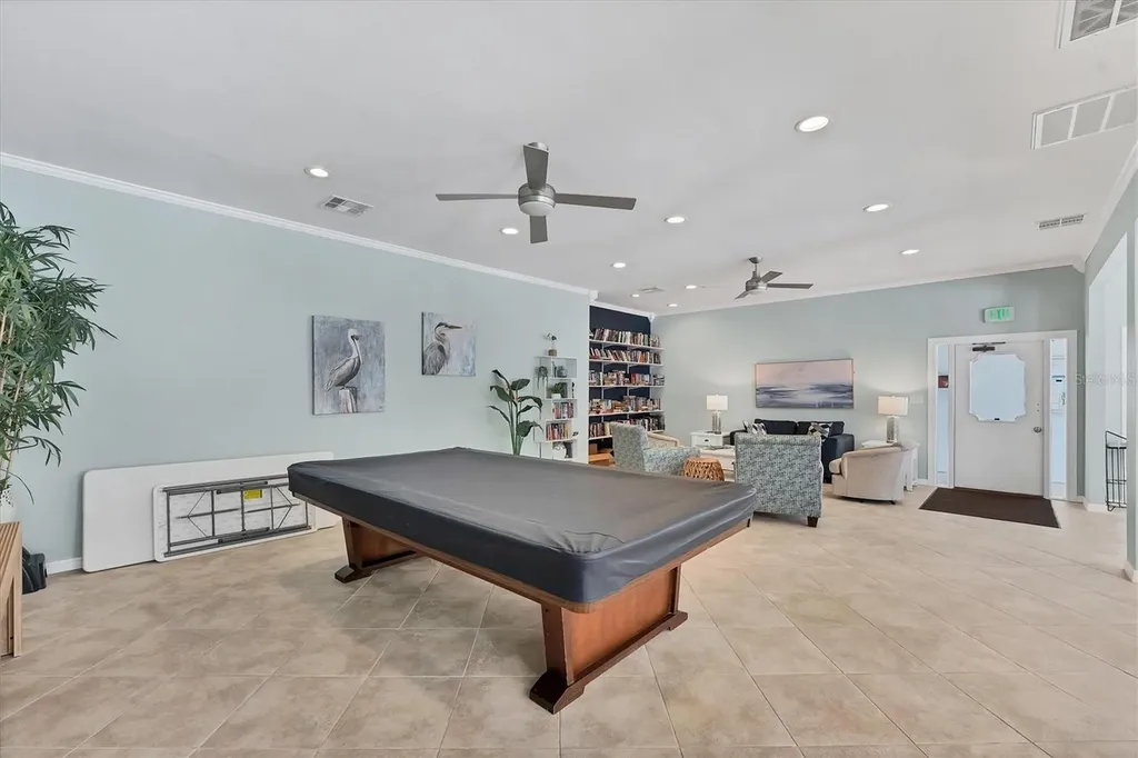 527 Sutton Place Longboat Key FL 34228