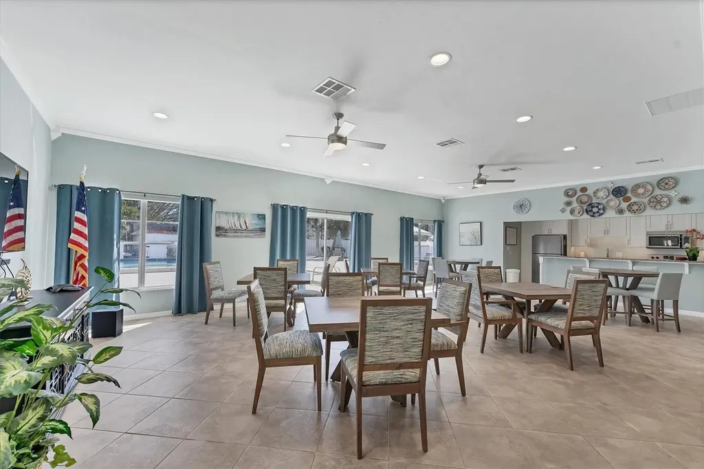 527 Sutton Place Longboat Key FL 34228