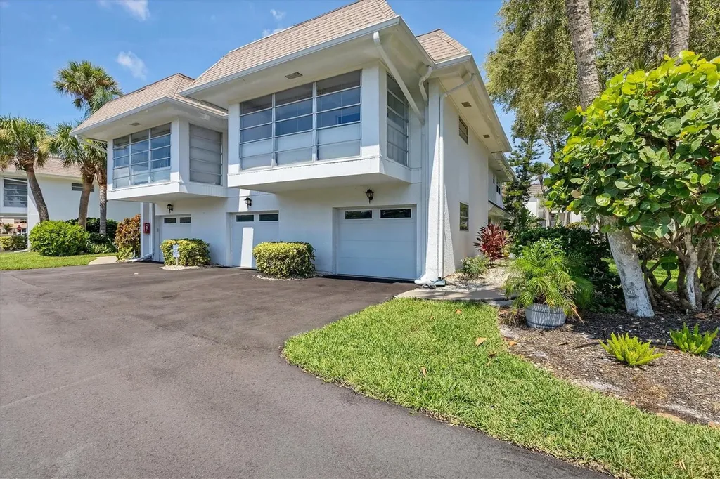 527 Sutton Place Longboat Key FL 34228