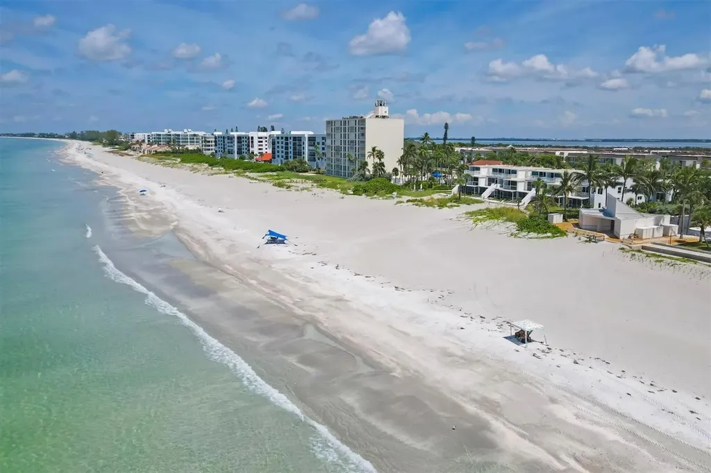 527 Sutton Place Longboat Key FL 34228