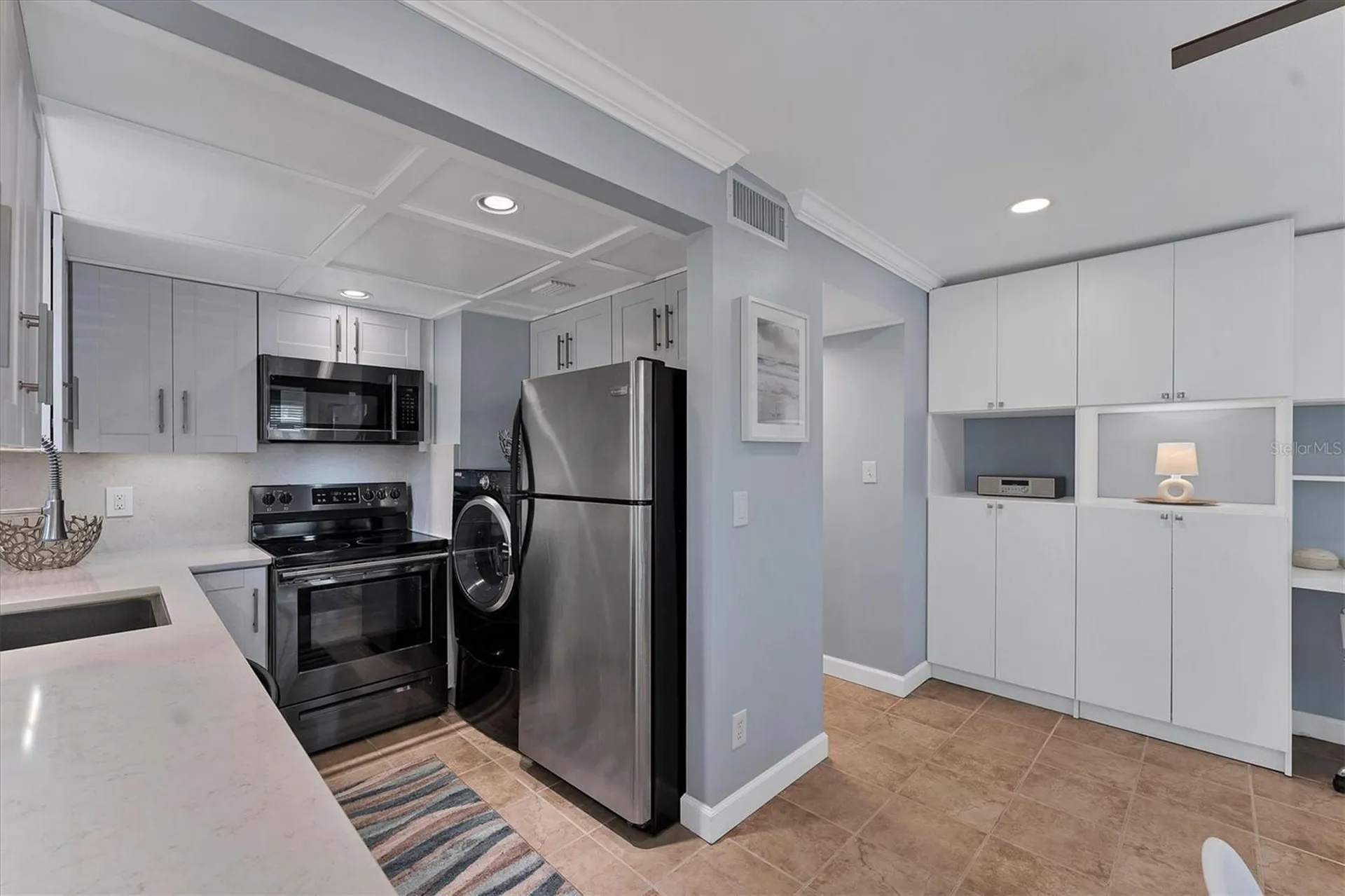 527 Sutton Place Longboat Key FL 34228