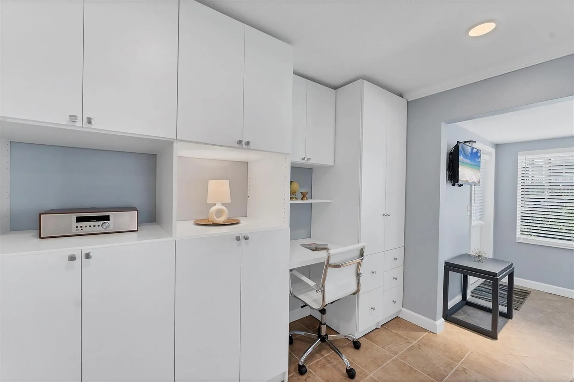 527 Sutton Place Longboat Key FL 34228