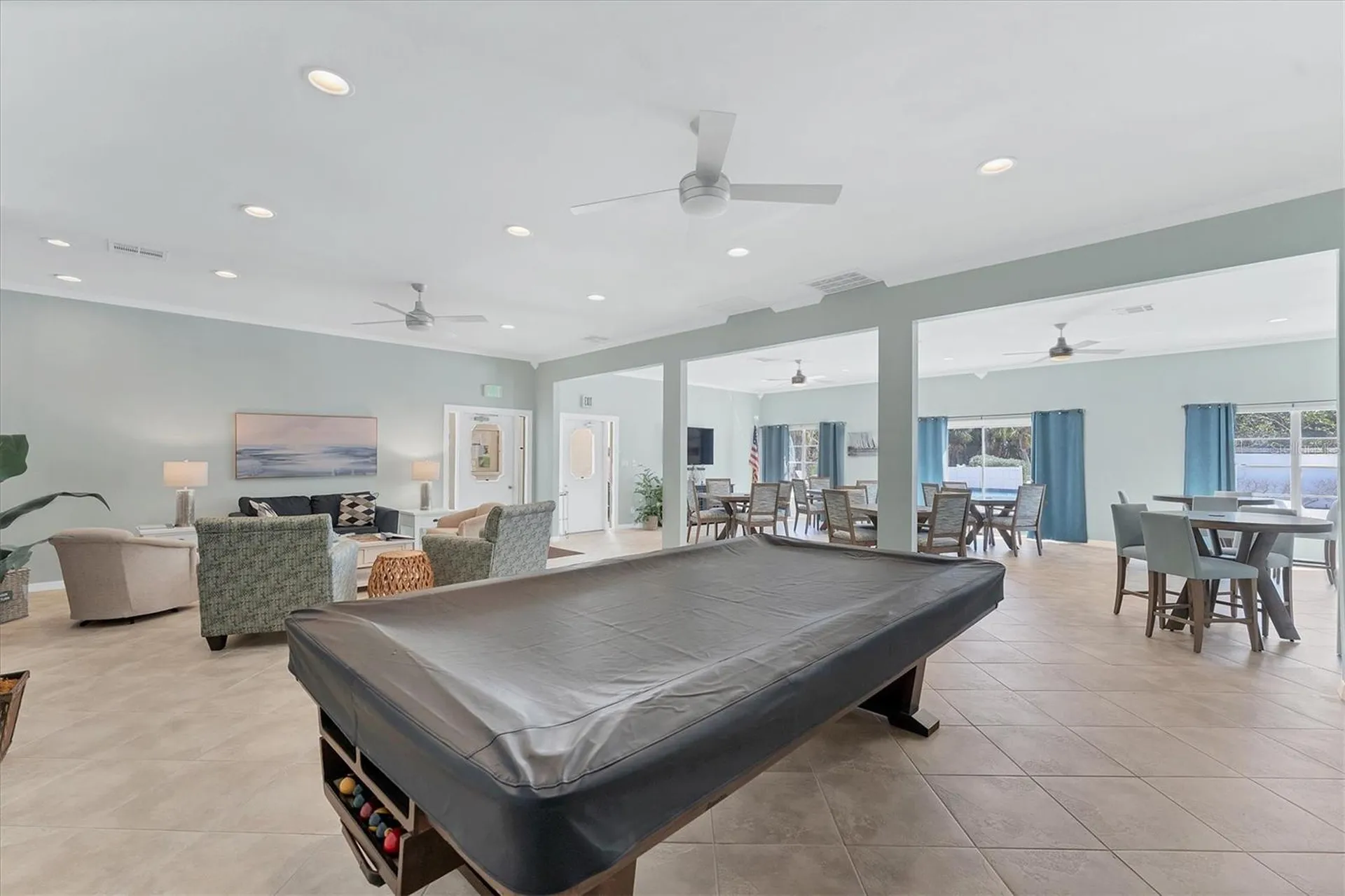527 Sutton Place Longboat Key FL 34228