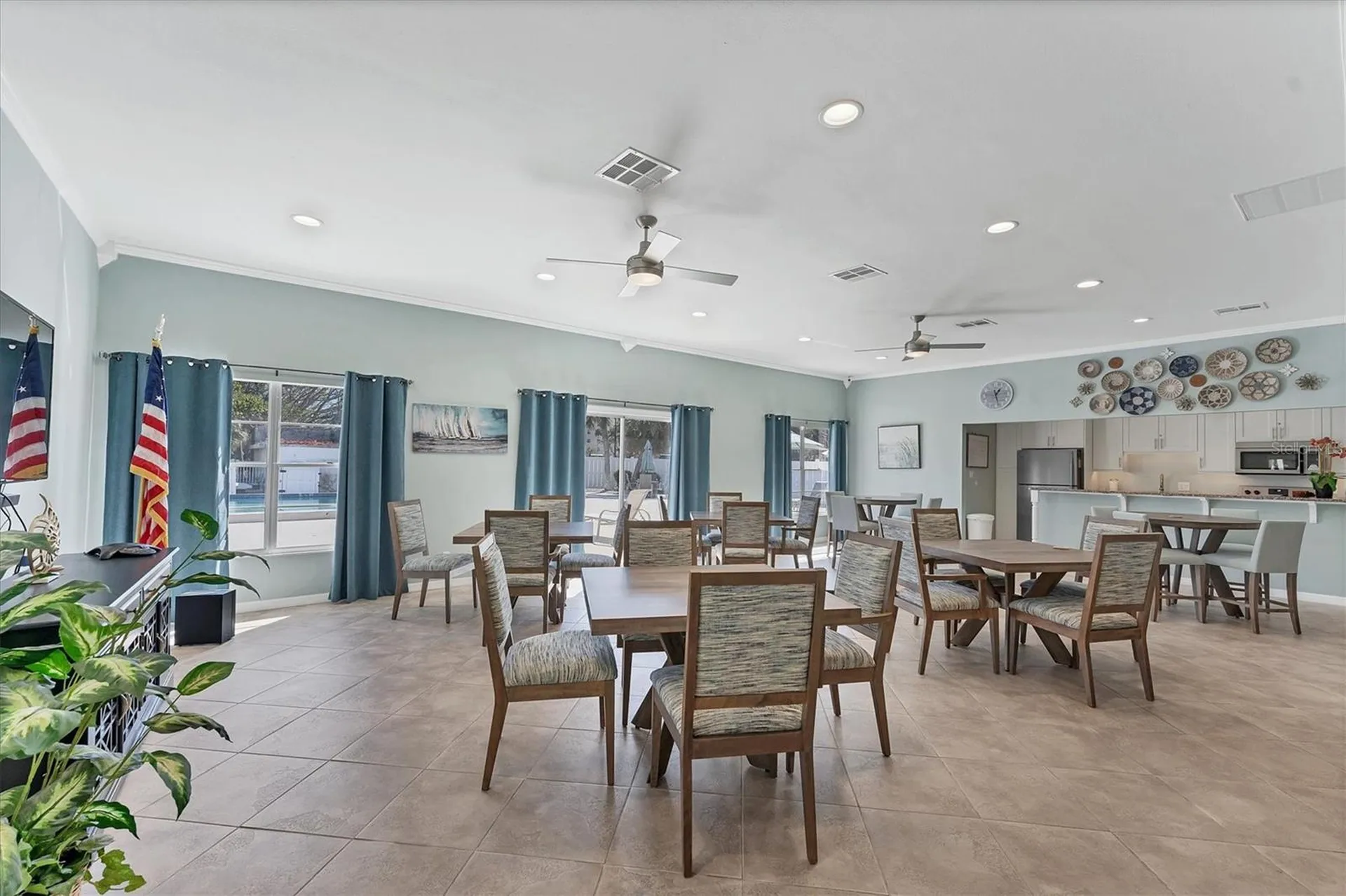 527 Sutton Place Longboat Key FL 34228