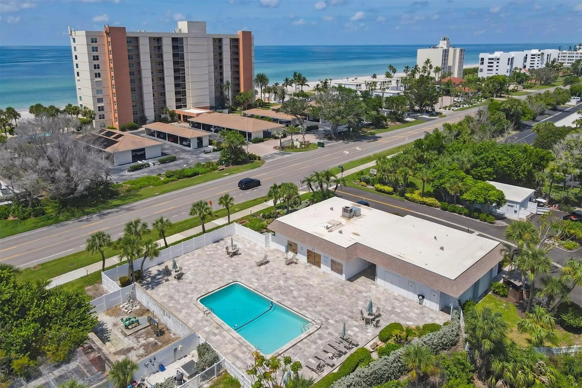 527 Sutton Place Longboat Key FL 34228